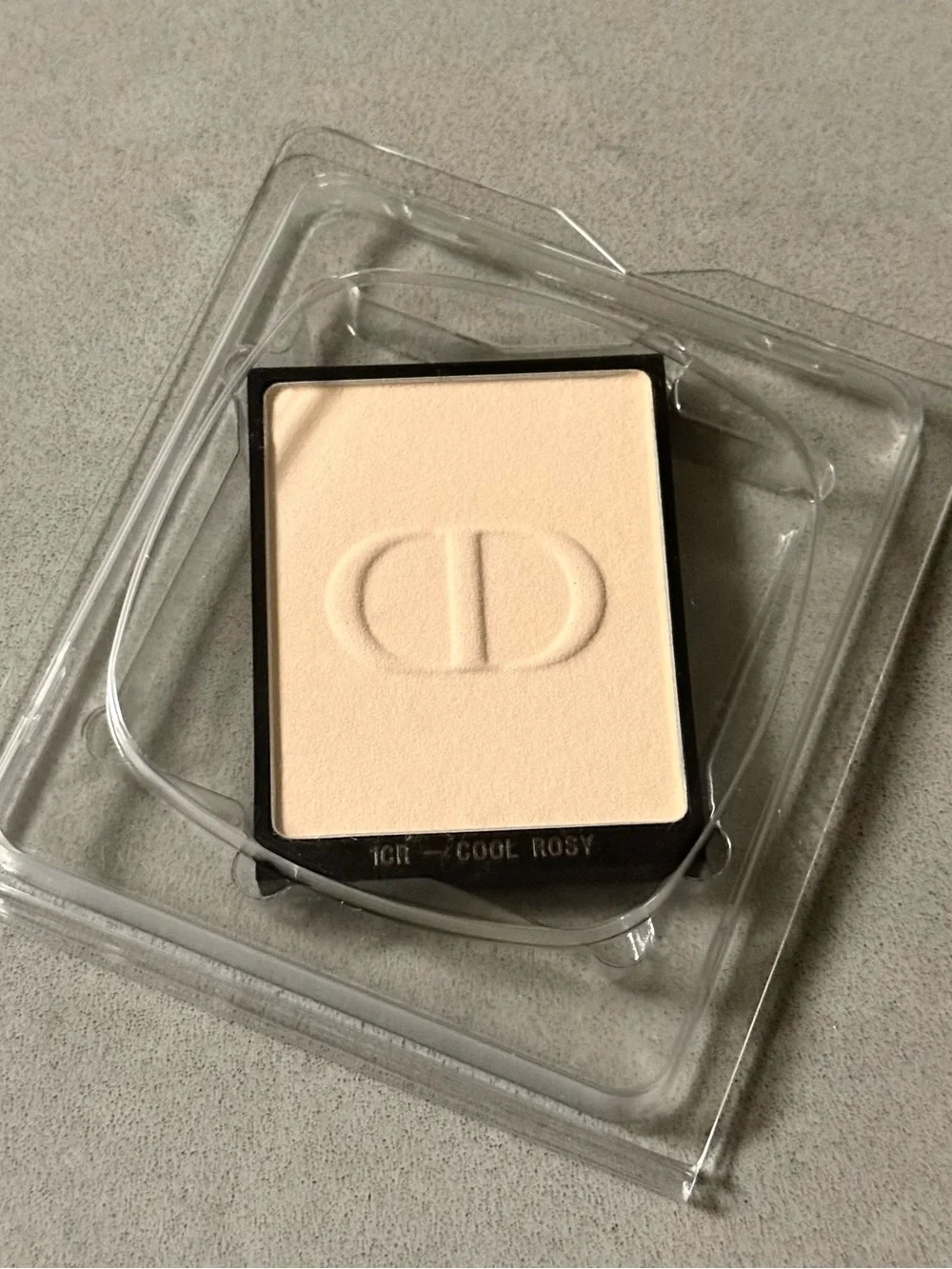 1CR Dior Forever Natural Velvet foundation powder